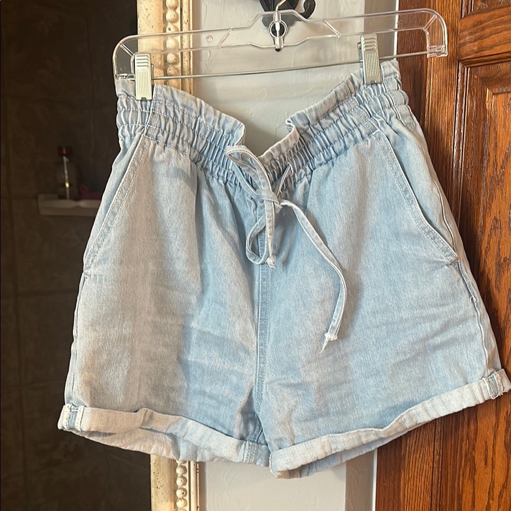 Easel Light Blue Denim Women's Shorts